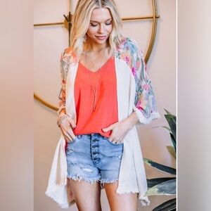Umgee M/L Linen Kimono Fringe Sleeve And Hem Beautiful Boho Floral Pattern Nice!
